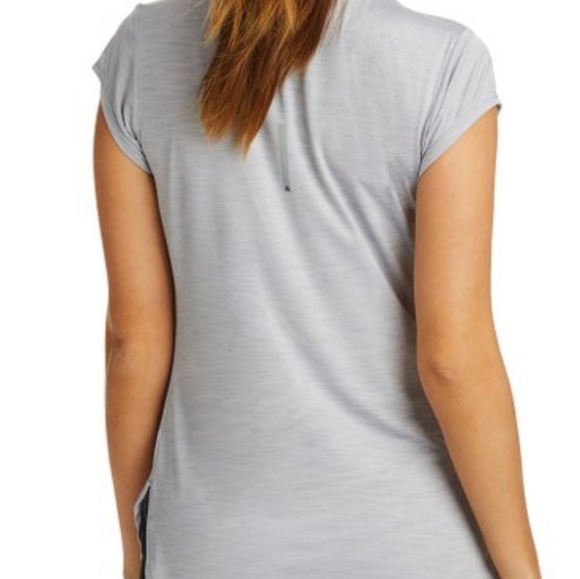 ❤HP❤️NWT Reebok Silver Sconce Cap-Sleeve Top❤ - Picture 3 of 11